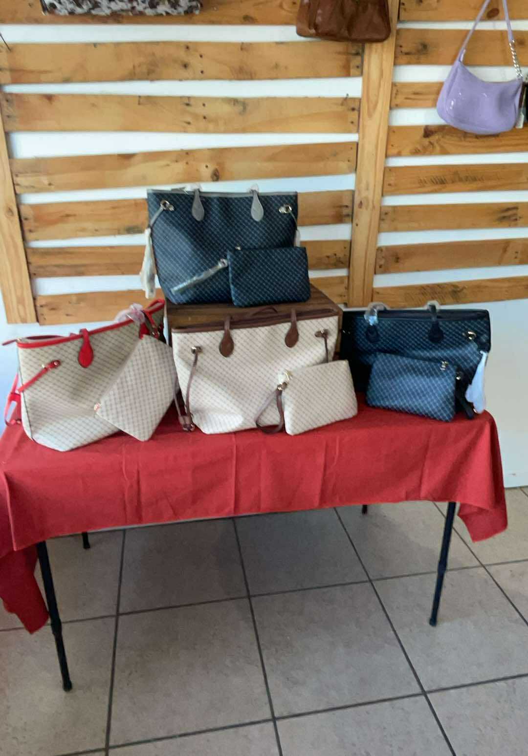 AR New York Leather 2-IN-1 Tote Handbag