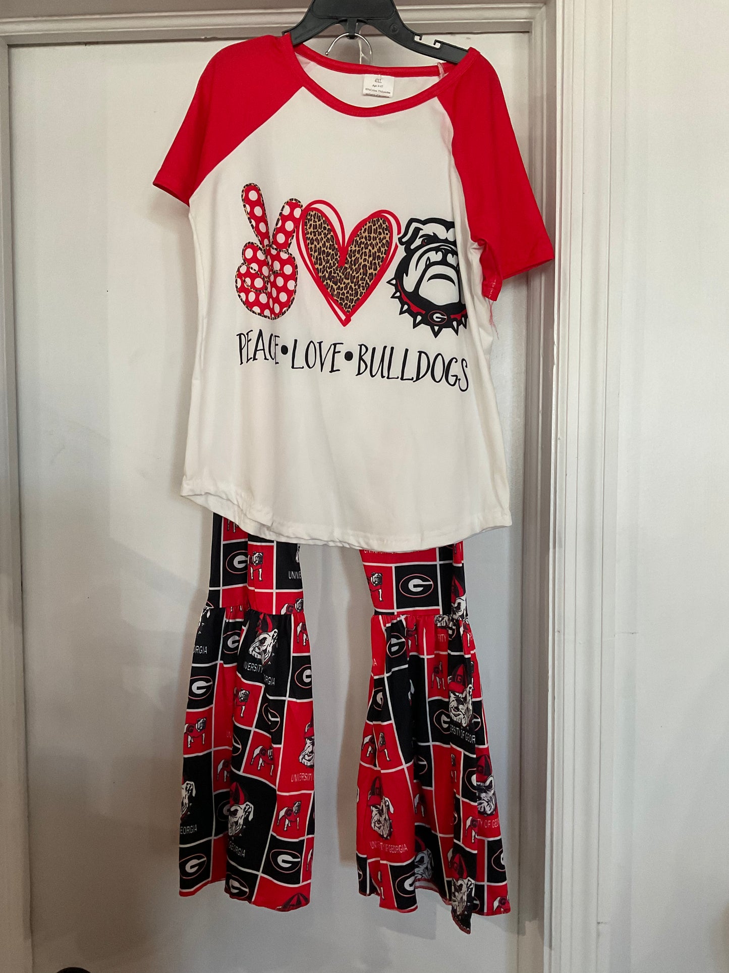 Peace ,love ,Georgia Bulldogs