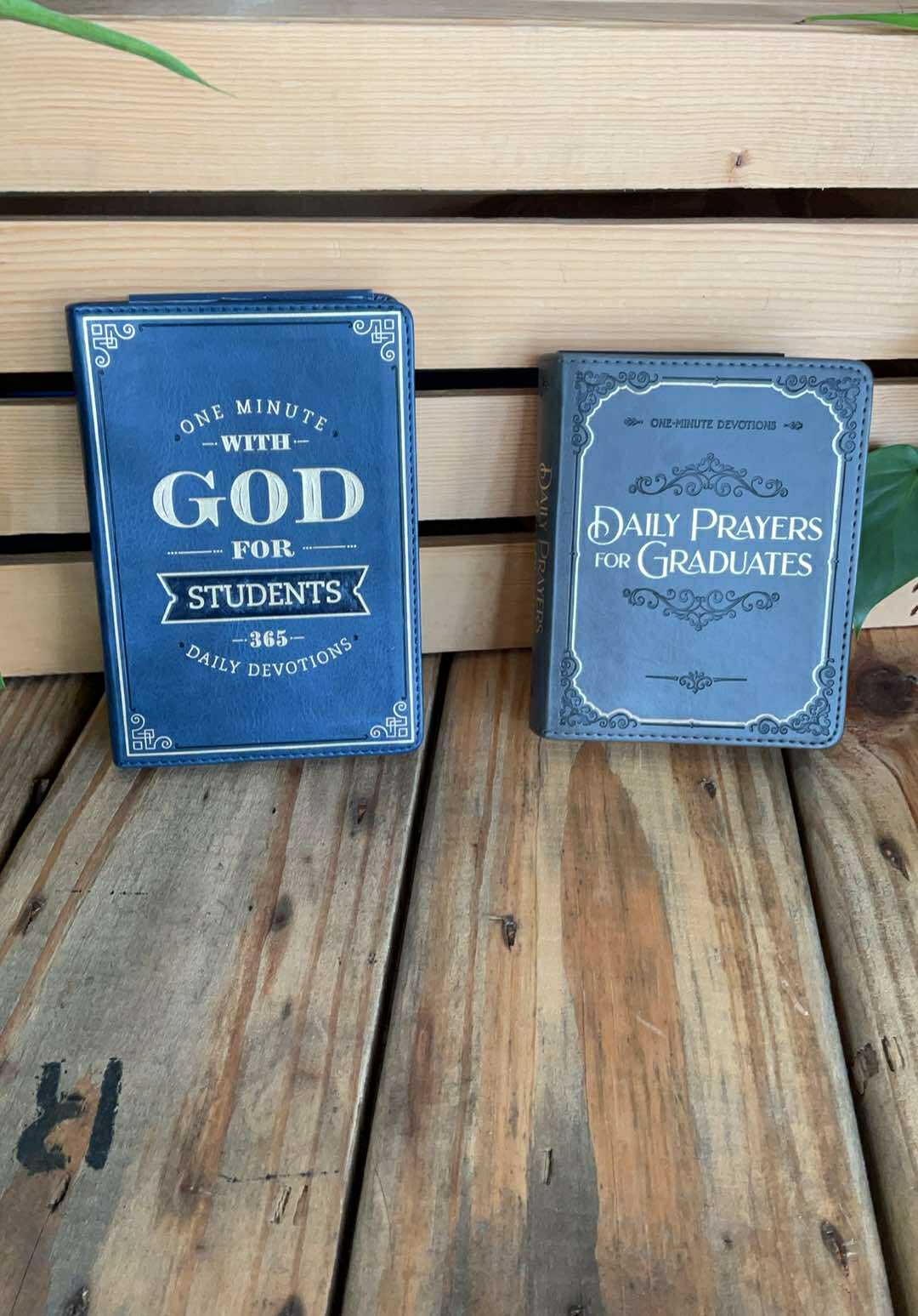 One Minute with God for Students Devotional