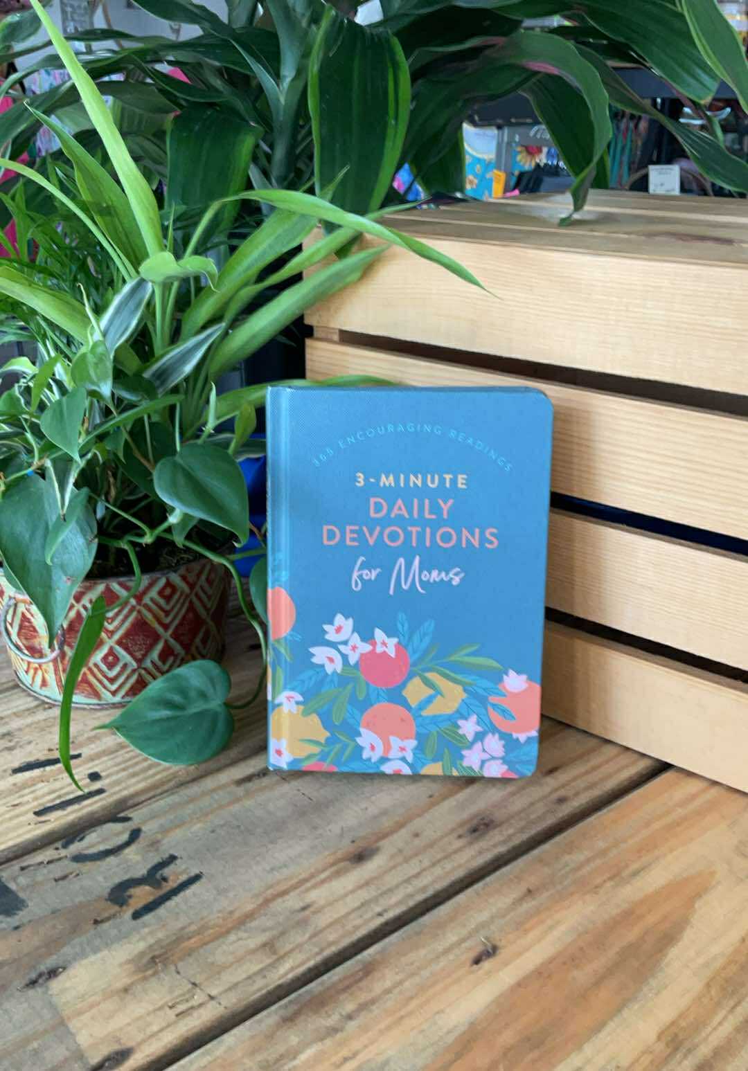 3-Minute Daily Devotions for Moms